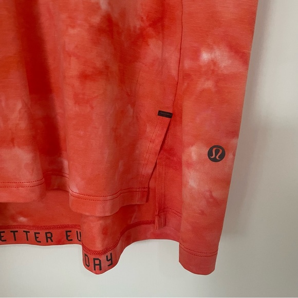 Lululemon t-shirt in excellent condition. Only worn a few times. - Picture 4 of 5